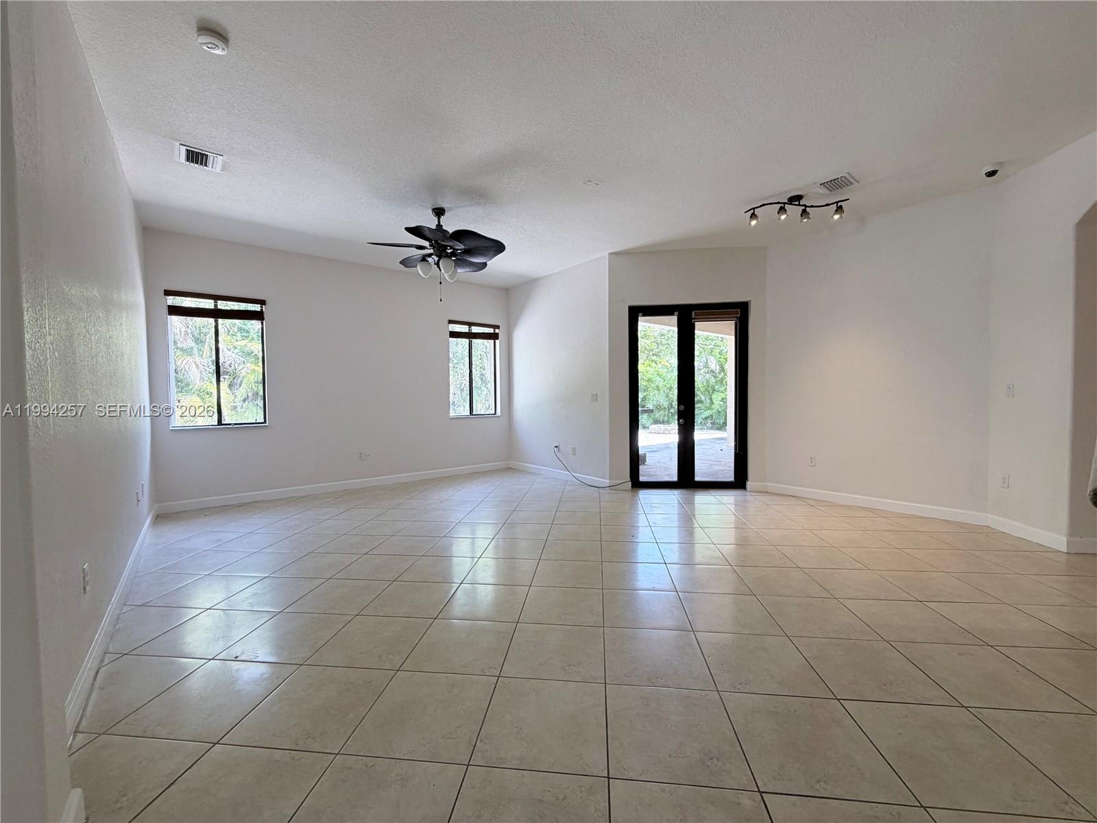 CUTLER CAY - Residential