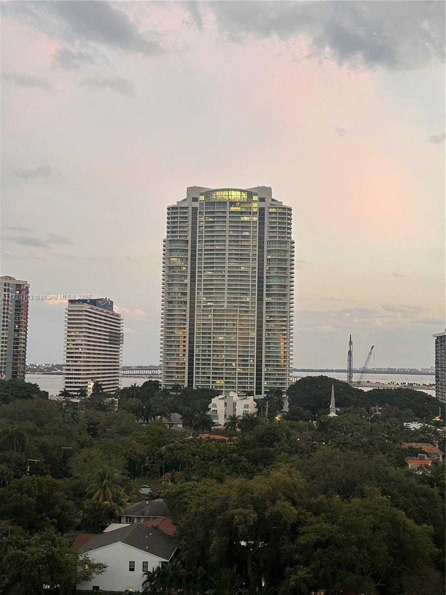 BRICKELL VIEW WEST CONDO - Residential Lease