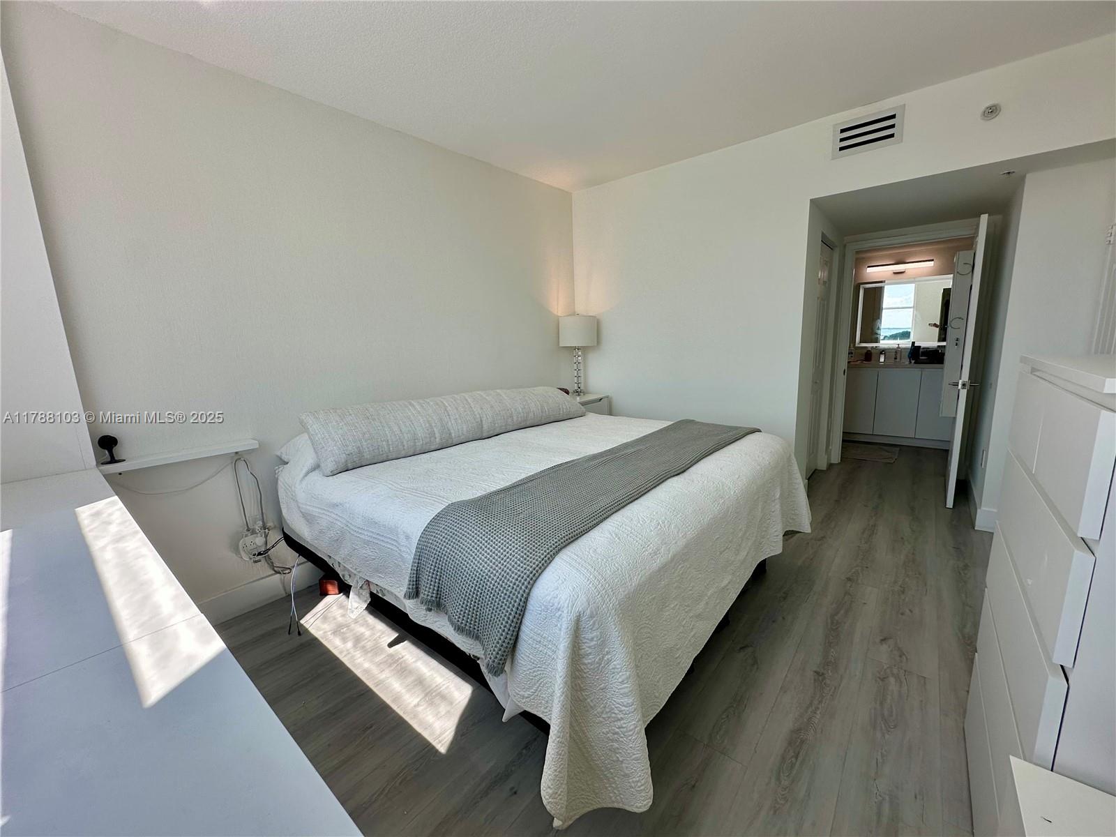 BRICKELL VIEW WEST CONDO - Residential Lease