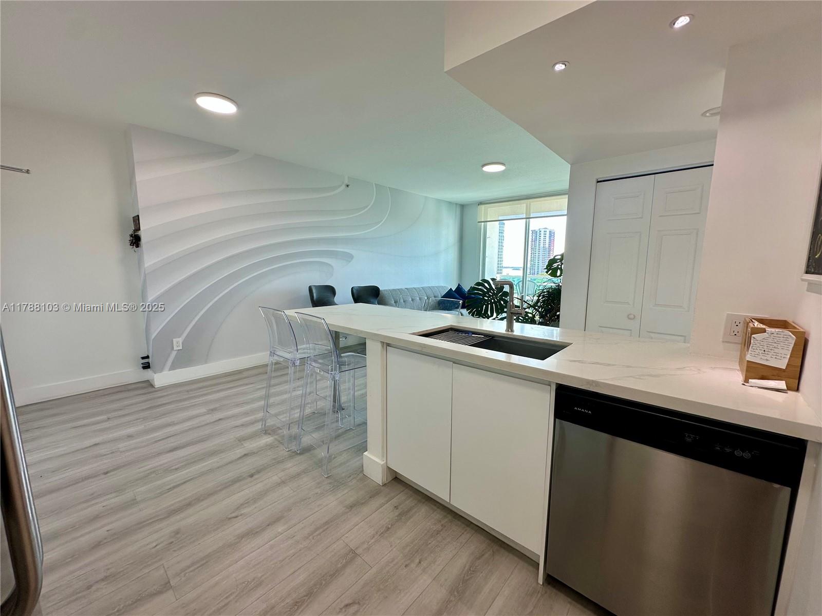 BRICKELL VIEW WEST CONDO - Residential Lease