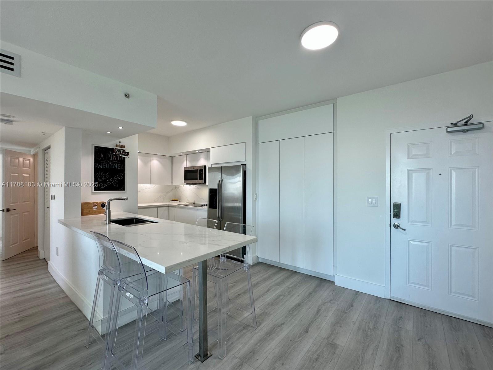 BRICKELL VIEW WEST CONDO - Residential Lease