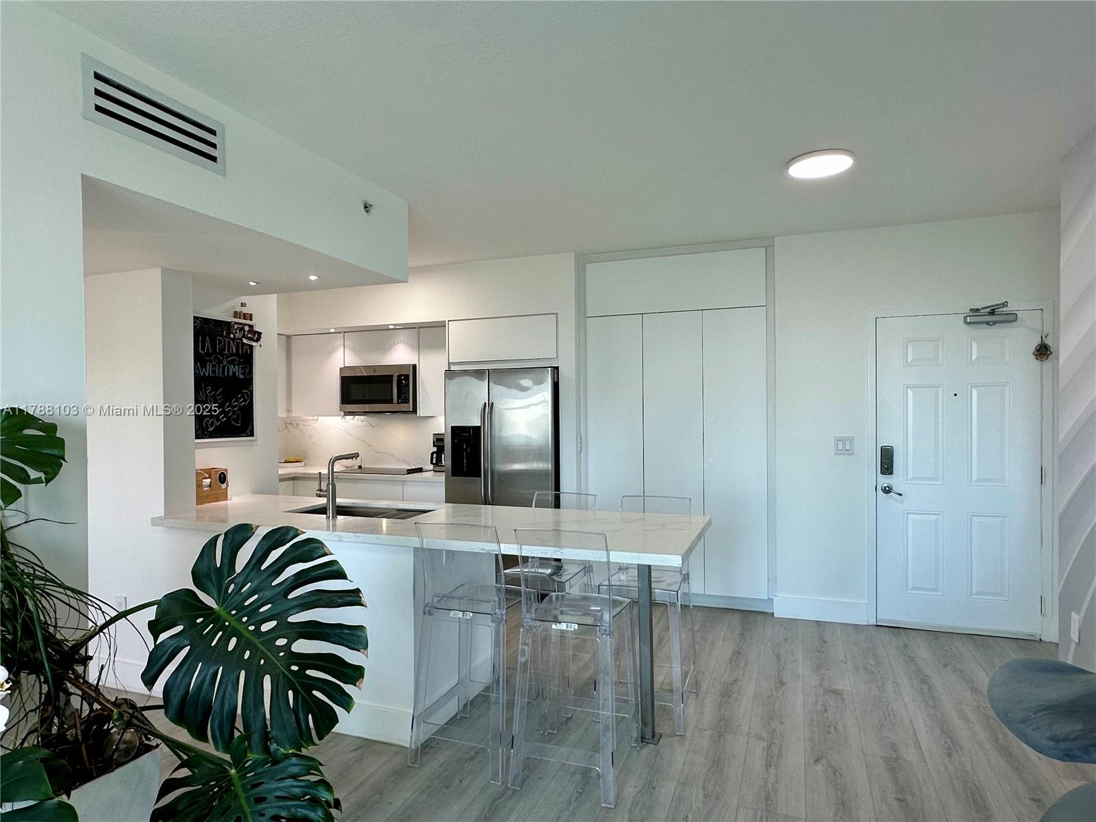 BRICKELL VIEW WEST CONDO - Residential Lease