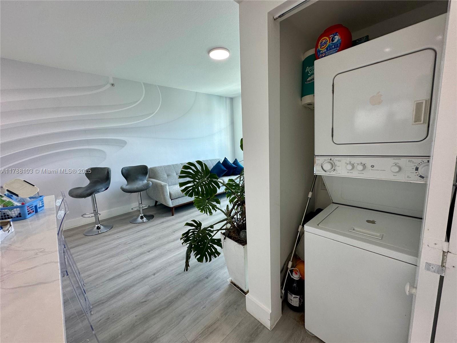 BRICKELL VIEW WEST CONDO - Residential Lease