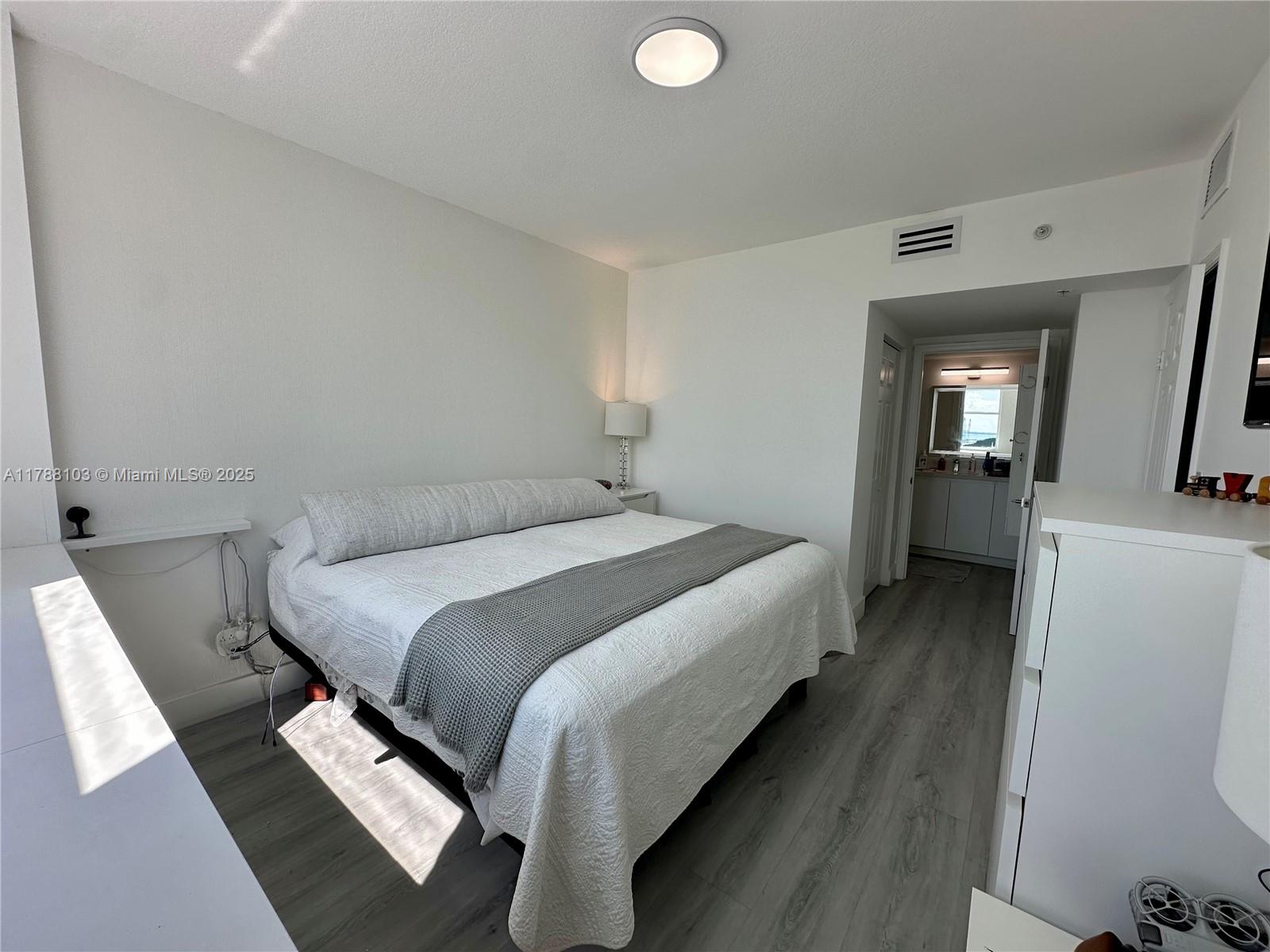 BRICKELL VIEW WEST CONDO - Residential Lease