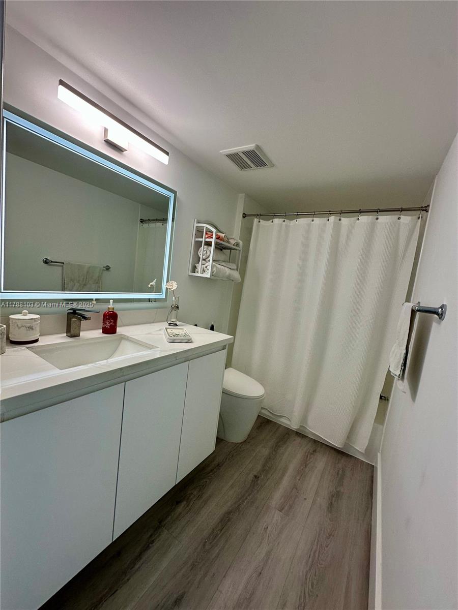 BRICKELL VIEW WEST CONDO - Residential Lease