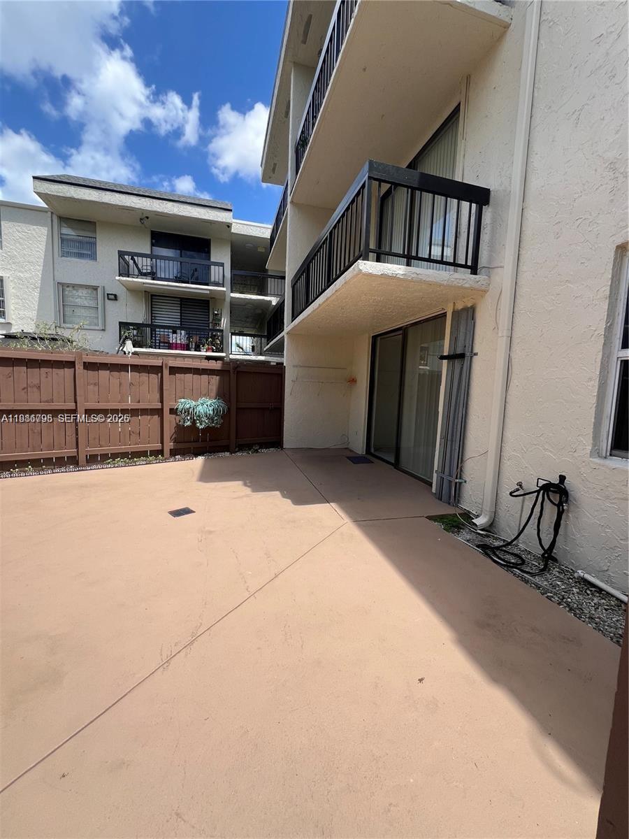 CAPTIVA LAKES VILLAS COND - Residential Lease