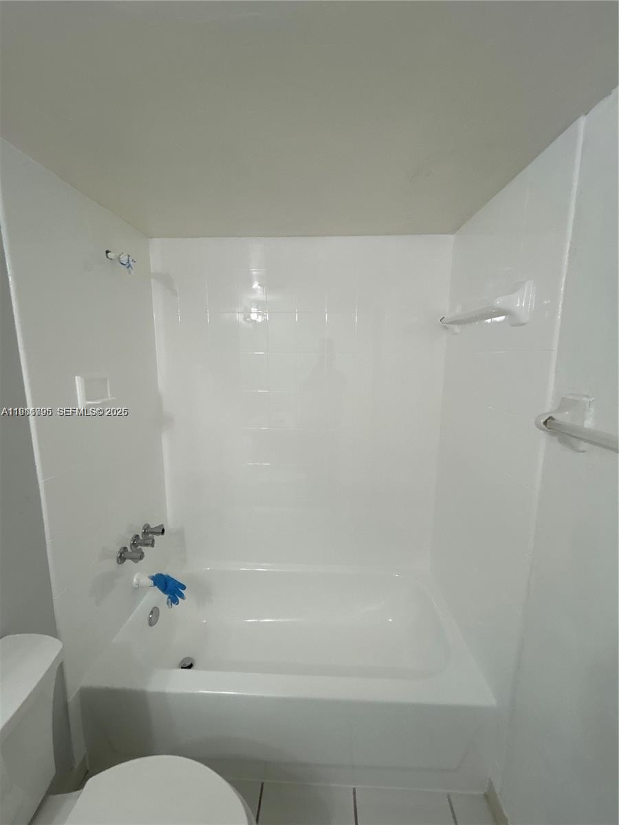 CAPTIVA LAKES VILLAS COND - Residential Lease