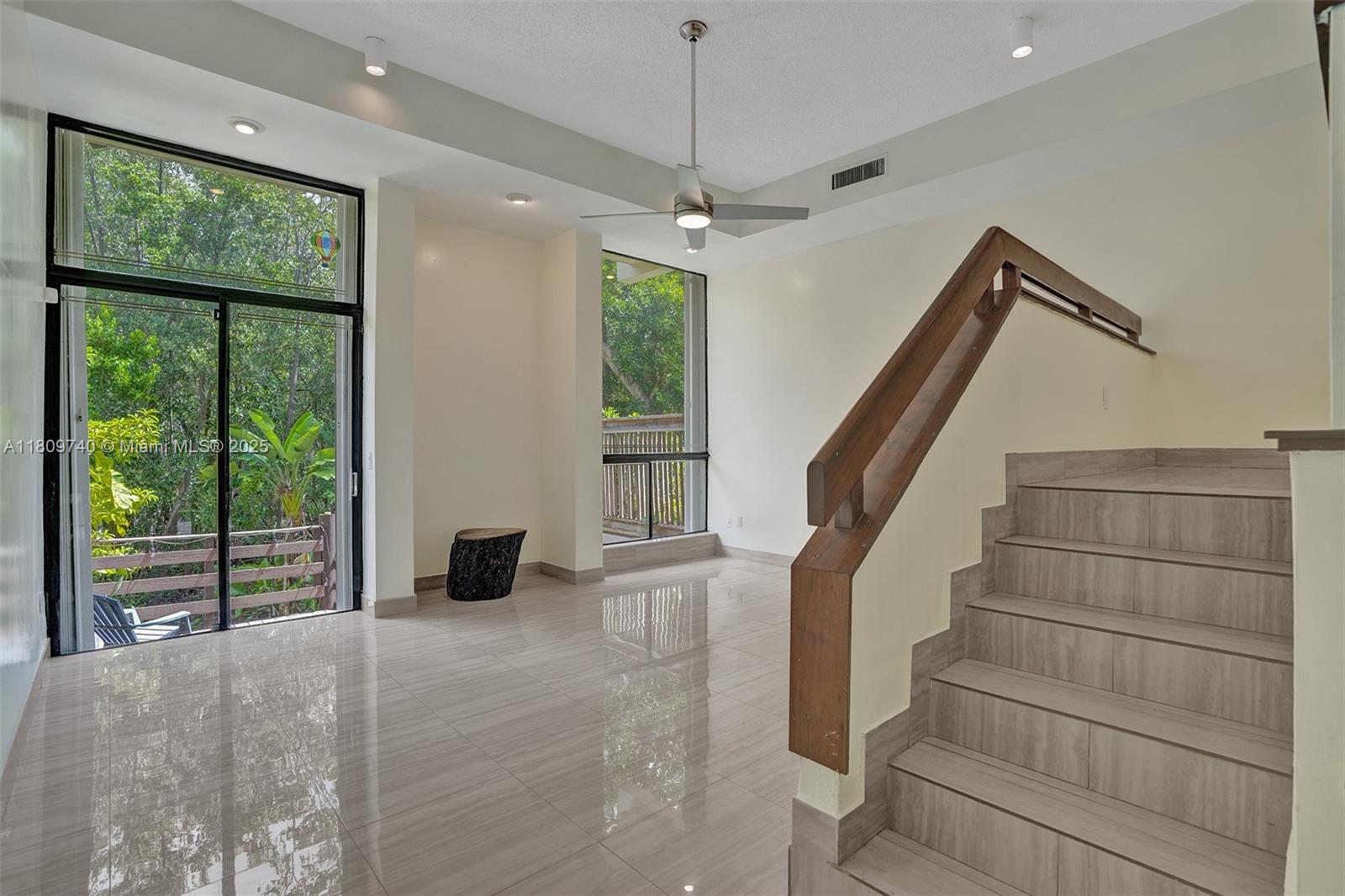 2529 NE 135th St 2529