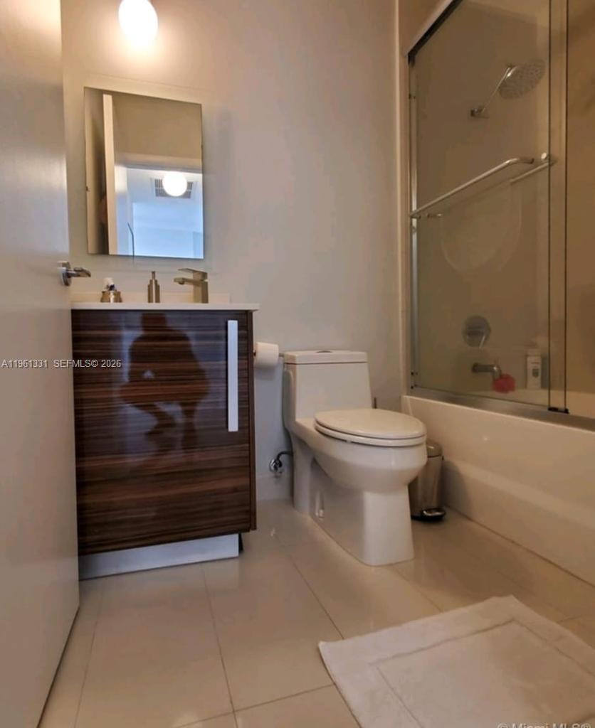 PARAMOUNT BAY CONDO - Residential