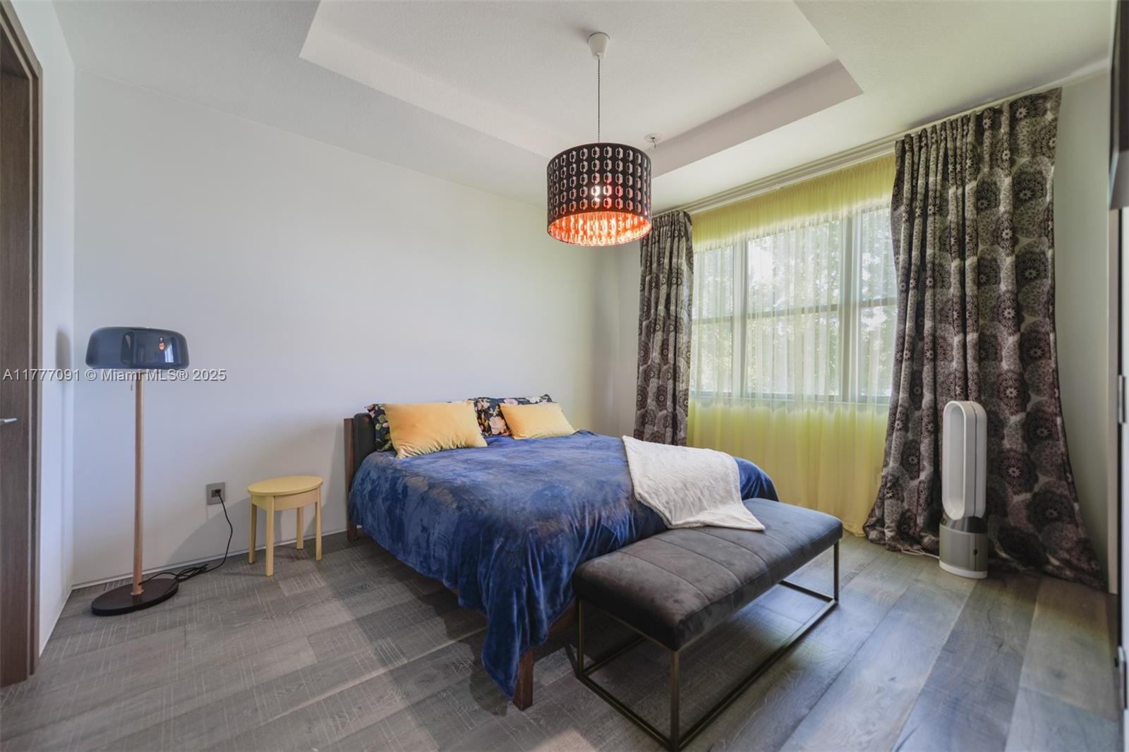 CHAMPION LAKES - Residential