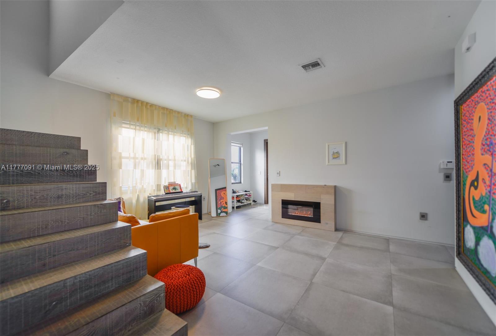 CHAMPION LAKES - Residential