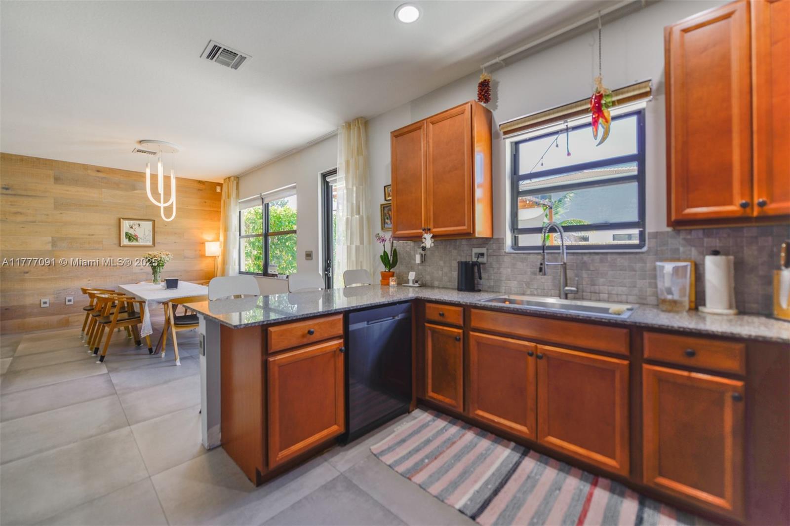 CHAMPION LAKES - Residential