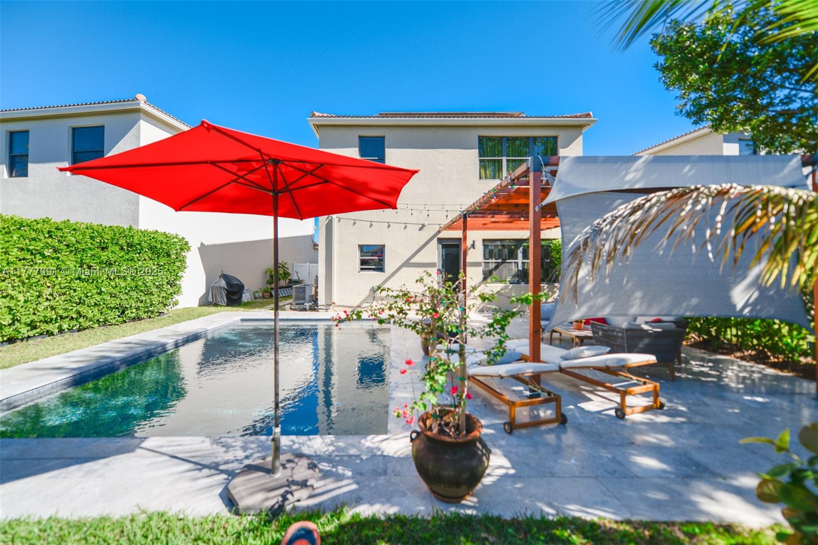 CHAMPION LAKES - Residential