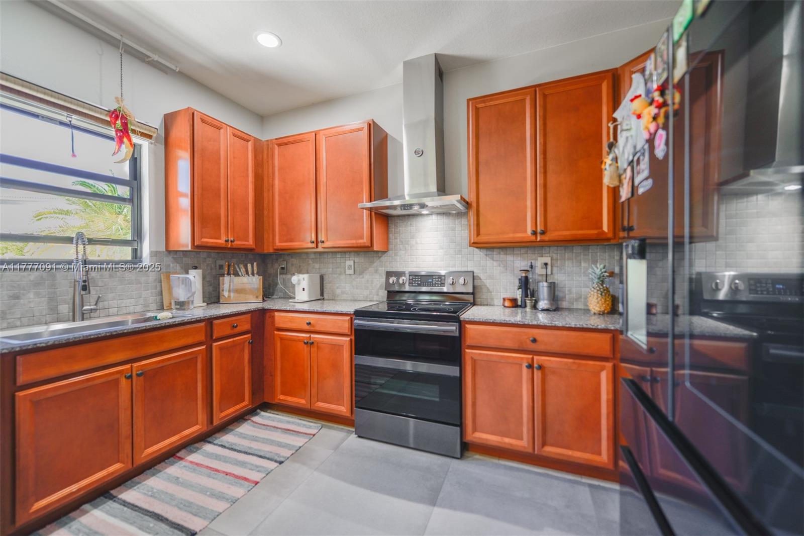 CHAMPION LAKES - Residential