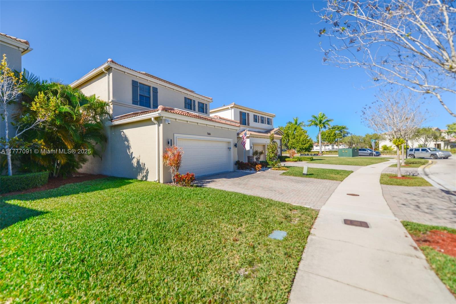 CHAMPION LAKES - Residential