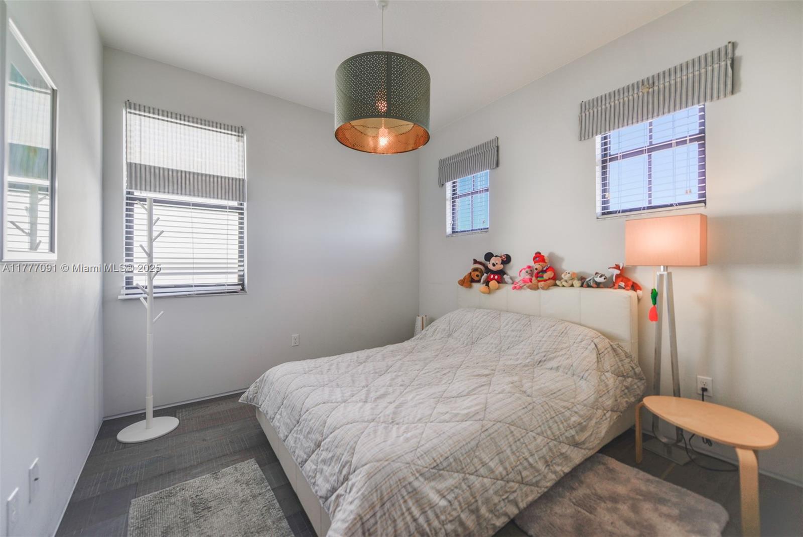 CHAMPION LAKES - Residential