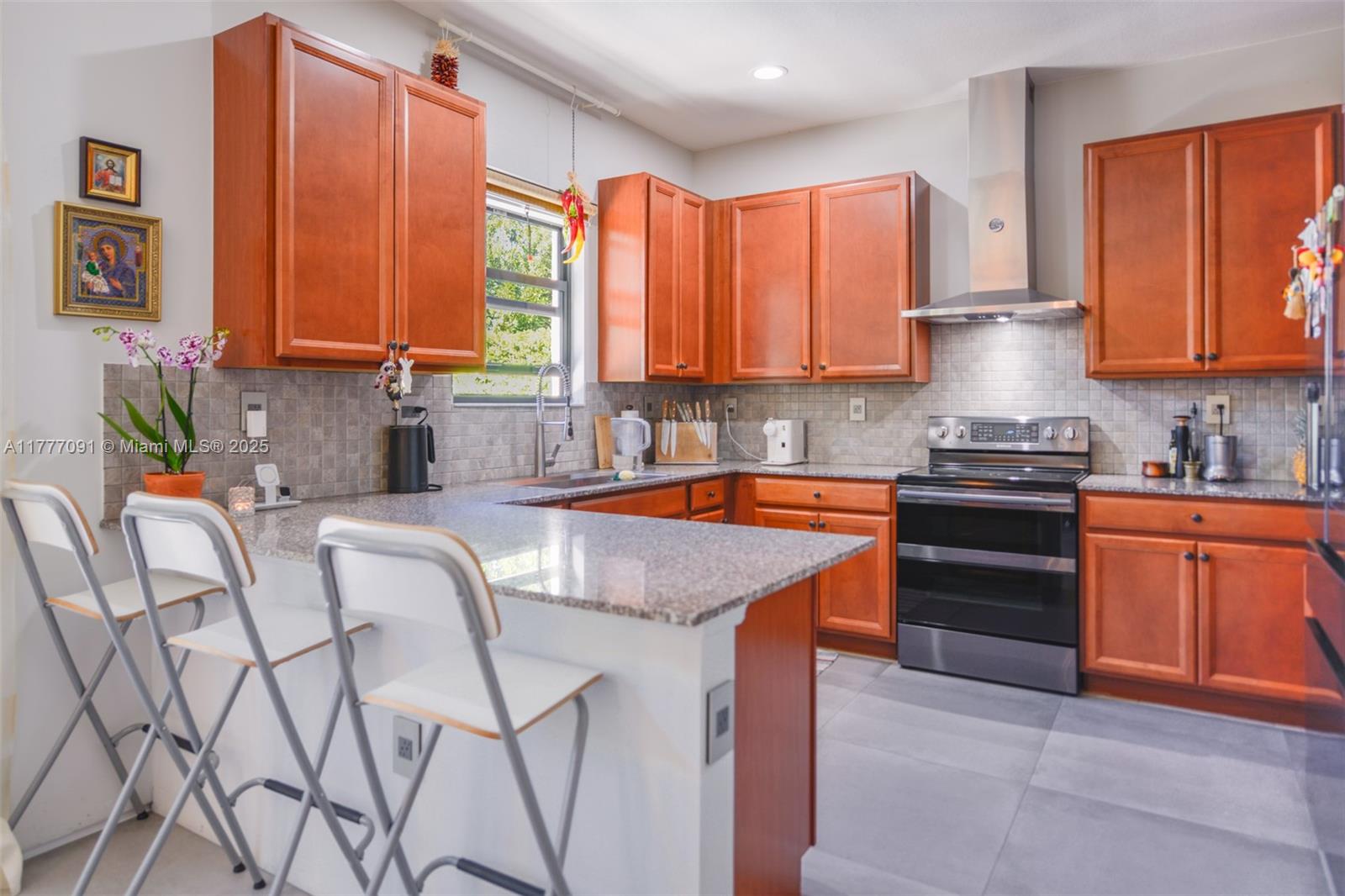 CHAMPION LAKES - Residential