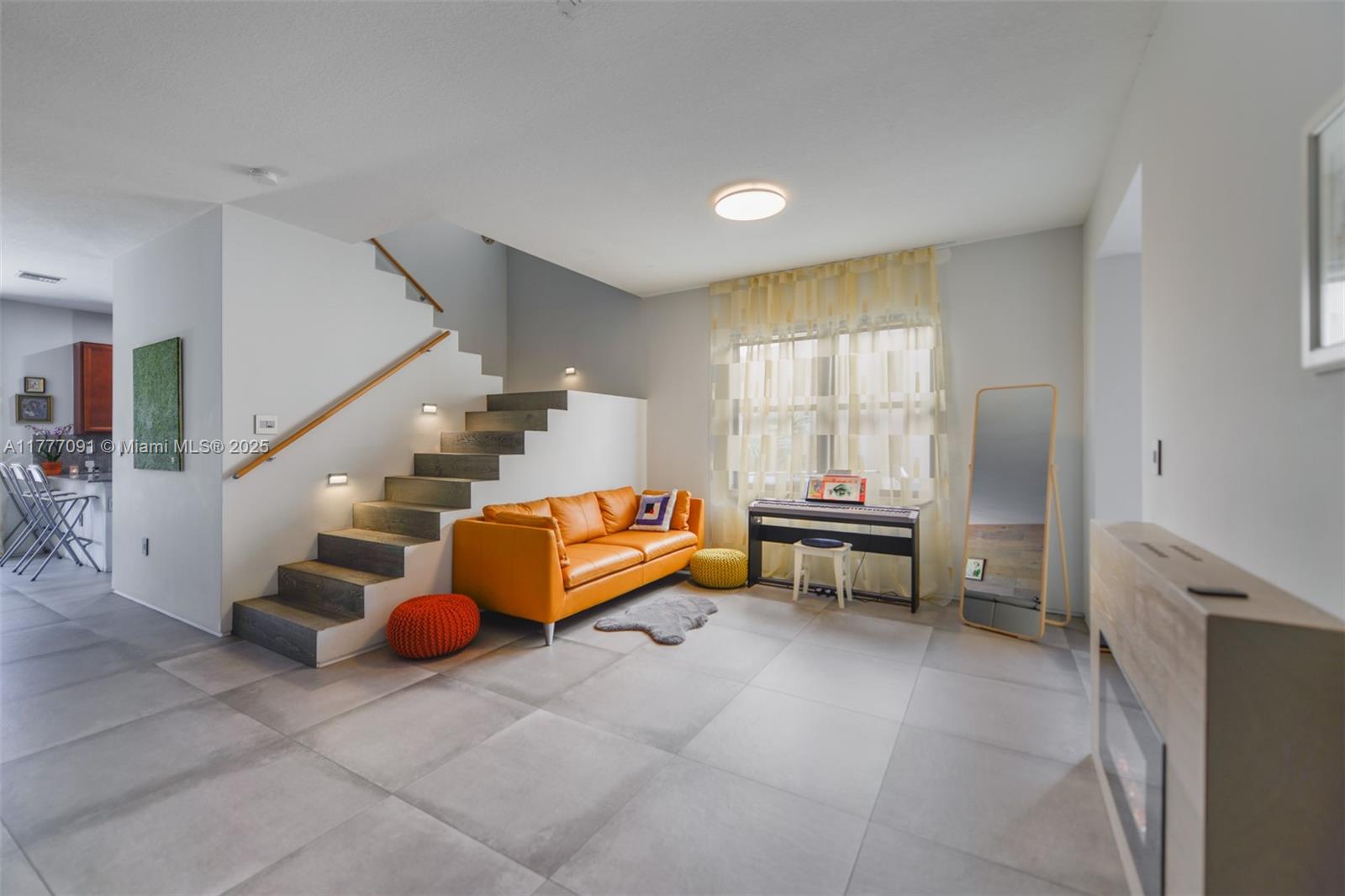 CHAMPION LAKES - Residential