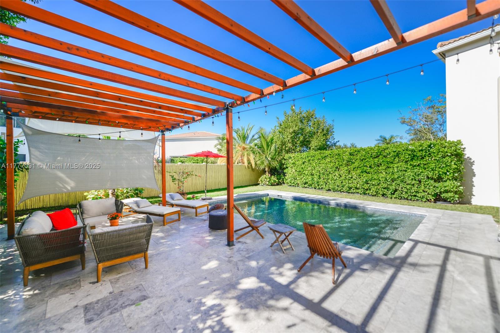 CHAMPION LAKES - Residential