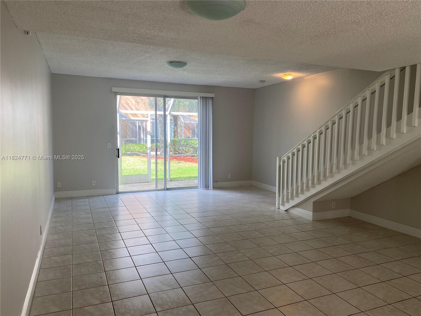 1575 Veracruz Ln