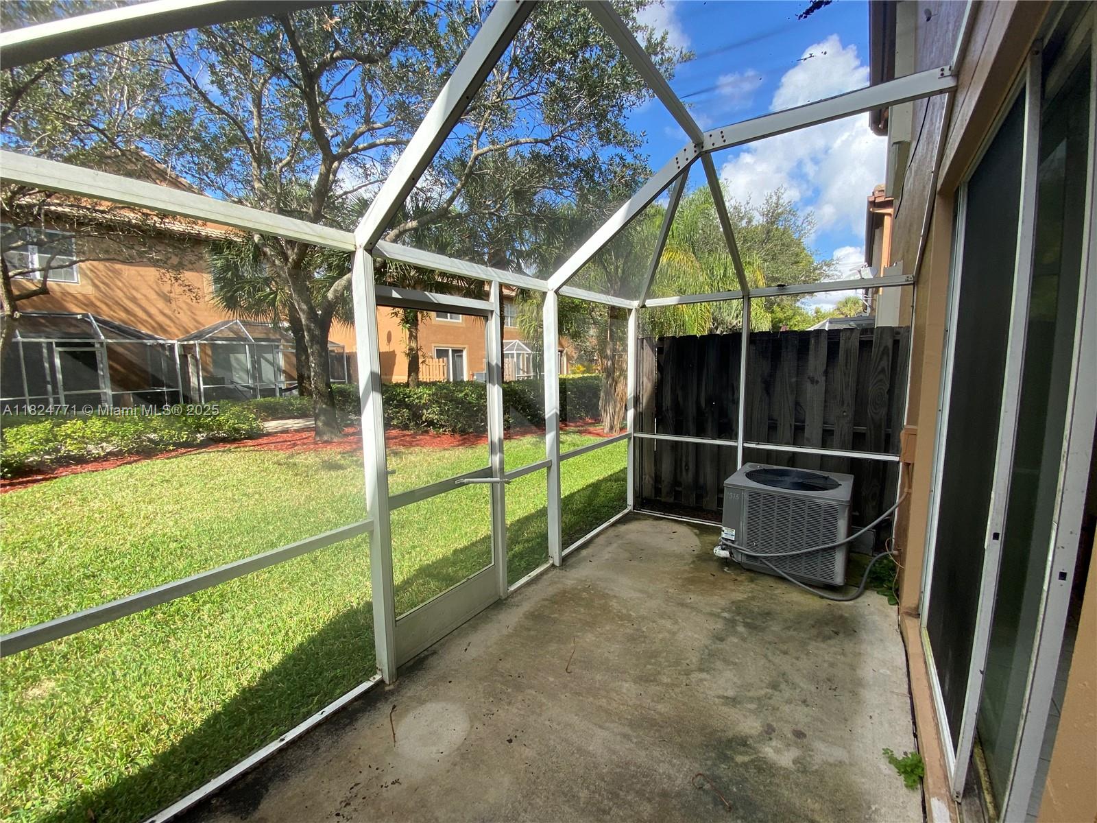 1575 Veracruz Ln