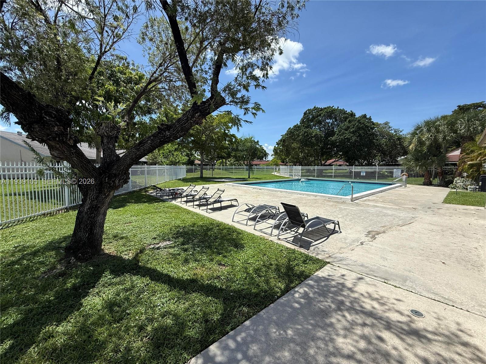 WATERSIDE - Residential