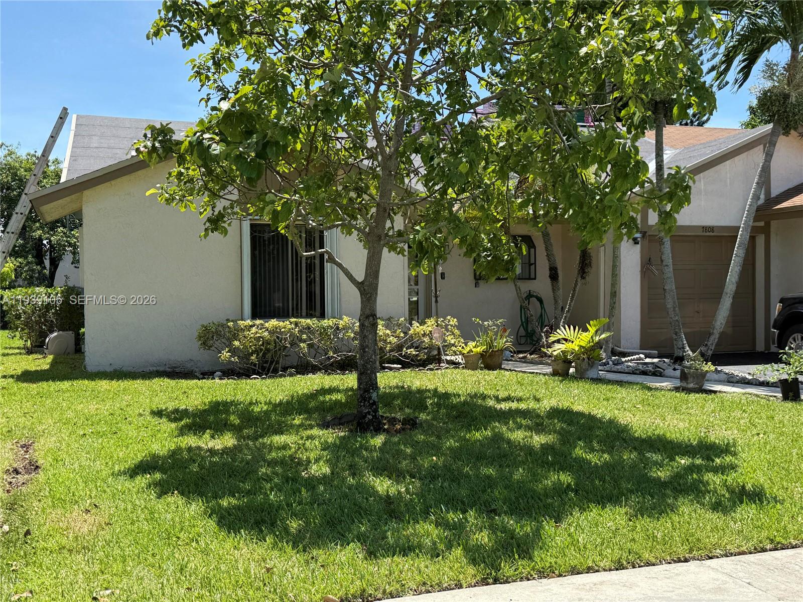 WATERSIDE - Residential