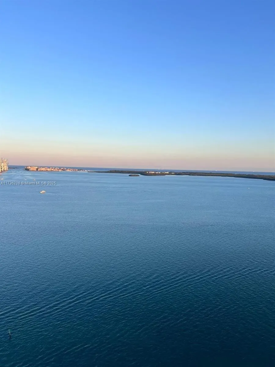 Miami, Florida 33131, United States, 2 Bedrooms Bedrooms, ,2 BathroomsBathrooms,Residential,Active,11413