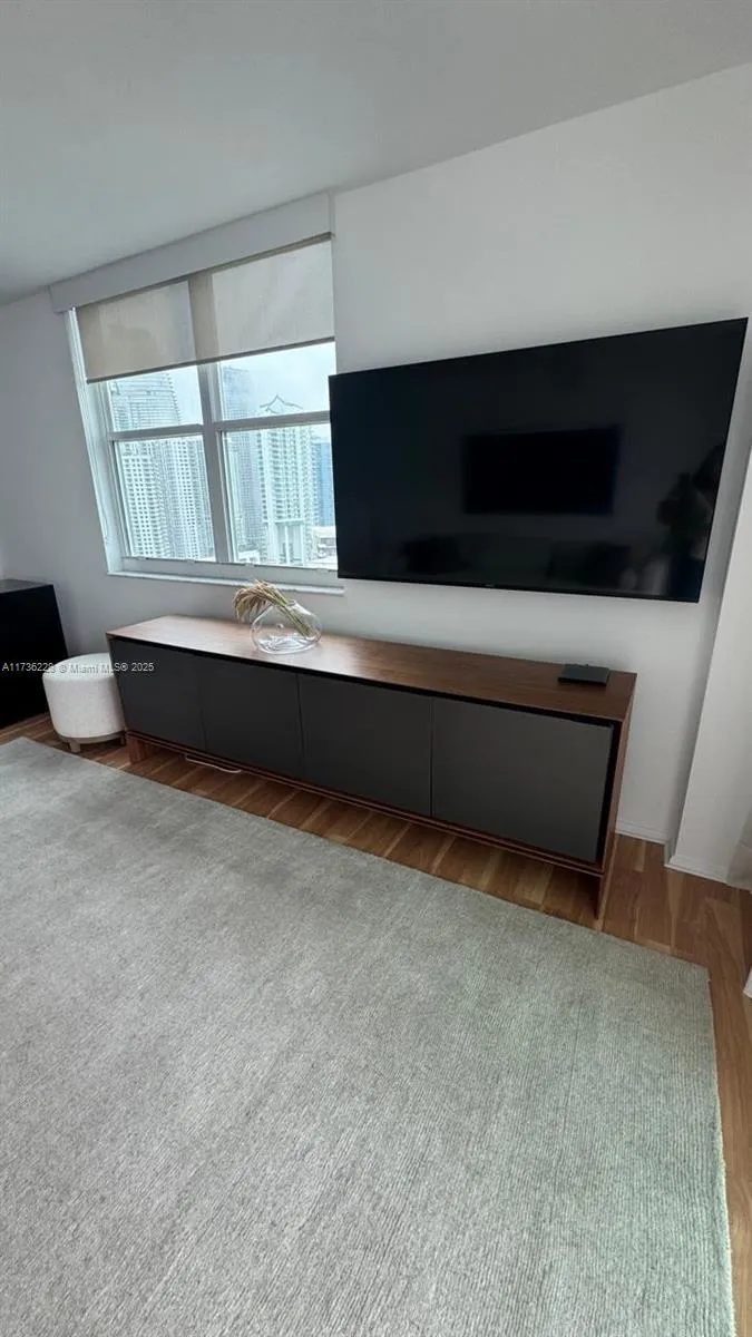 Miami, Florida 33131, United States, 2 Bedrooms Bedrooms, ,2 BathroomsBathrooms,Residential,Active,11413