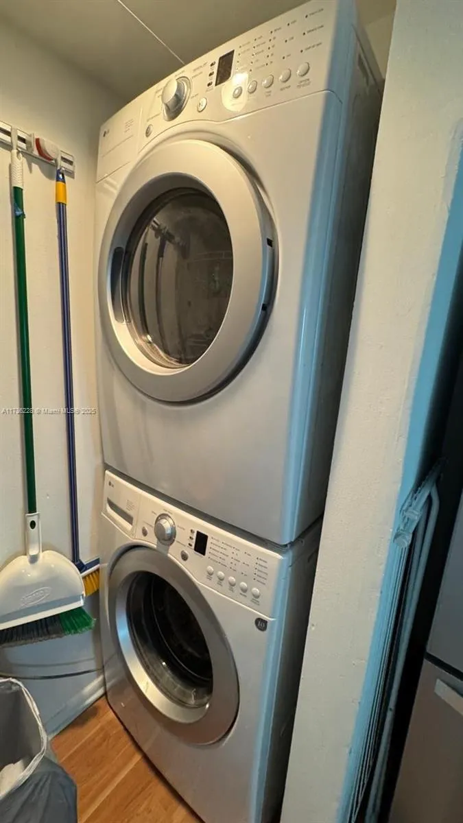 Miami, Florida 33131, United States, 2 Bedrooms Bedrooms, ,2 BathroomsBathrooms,Residential,Active,11413