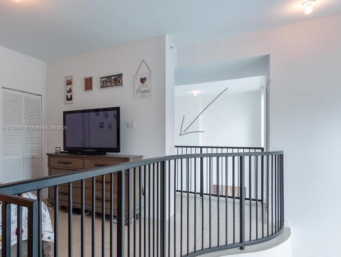 MET 1 CONDO - Residential