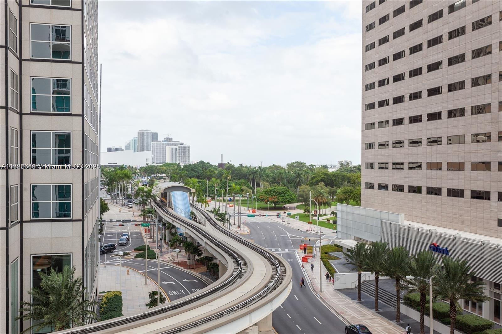 MET 1 CONDO - Residential