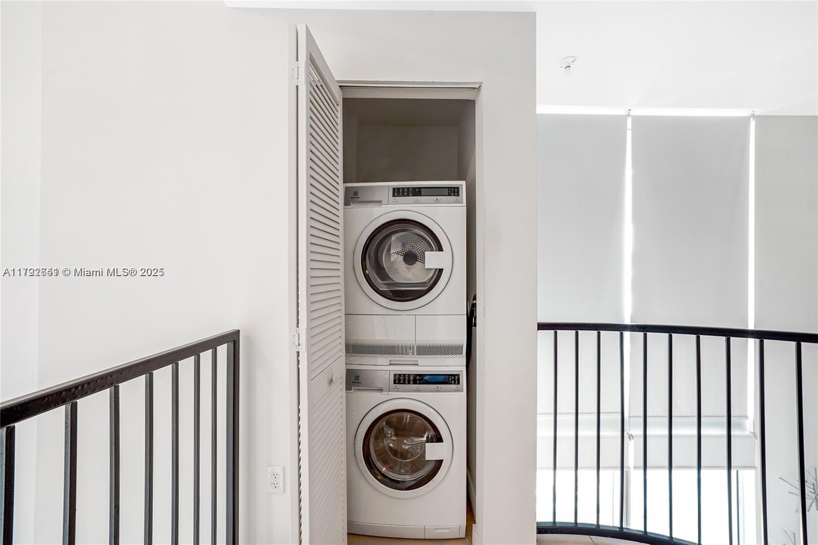 MET 1 CONDO - Residential