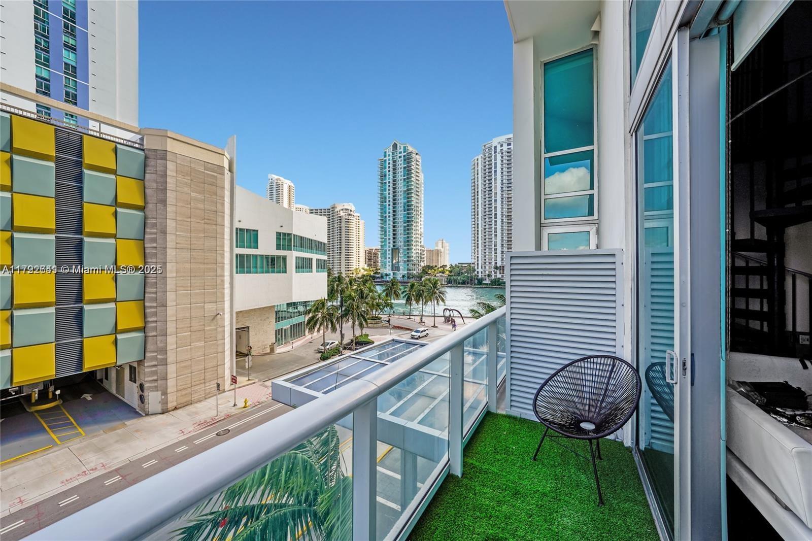 MET 1 CONDO - Residential