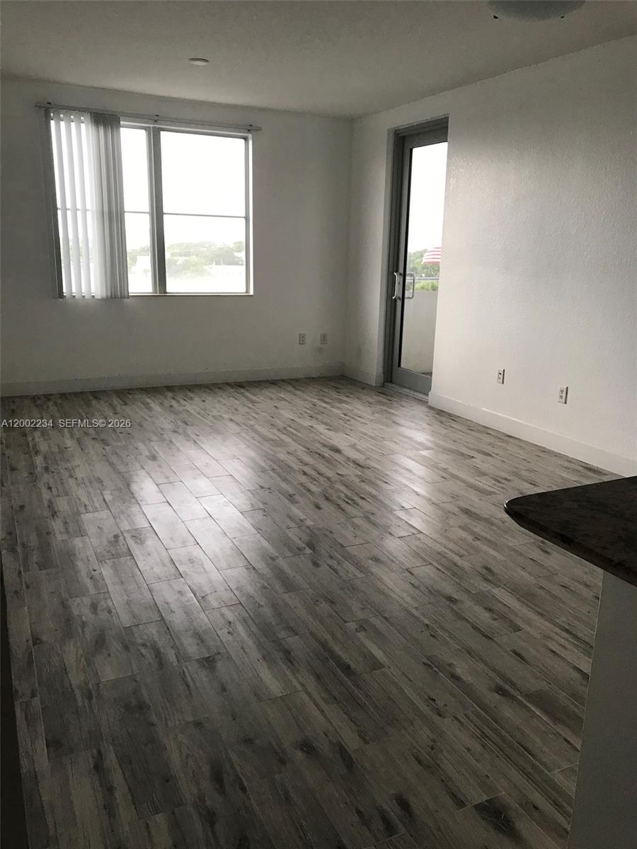 RADIUS CONDO - Residential Lease