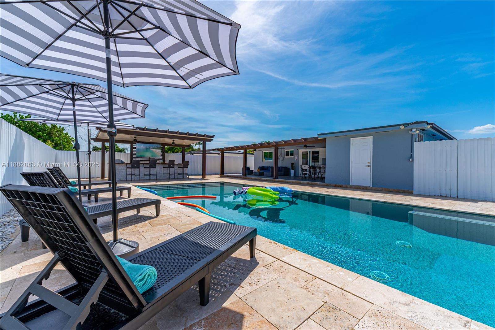 PALM SPRINGS NORTH SEC C - Residential Lease
