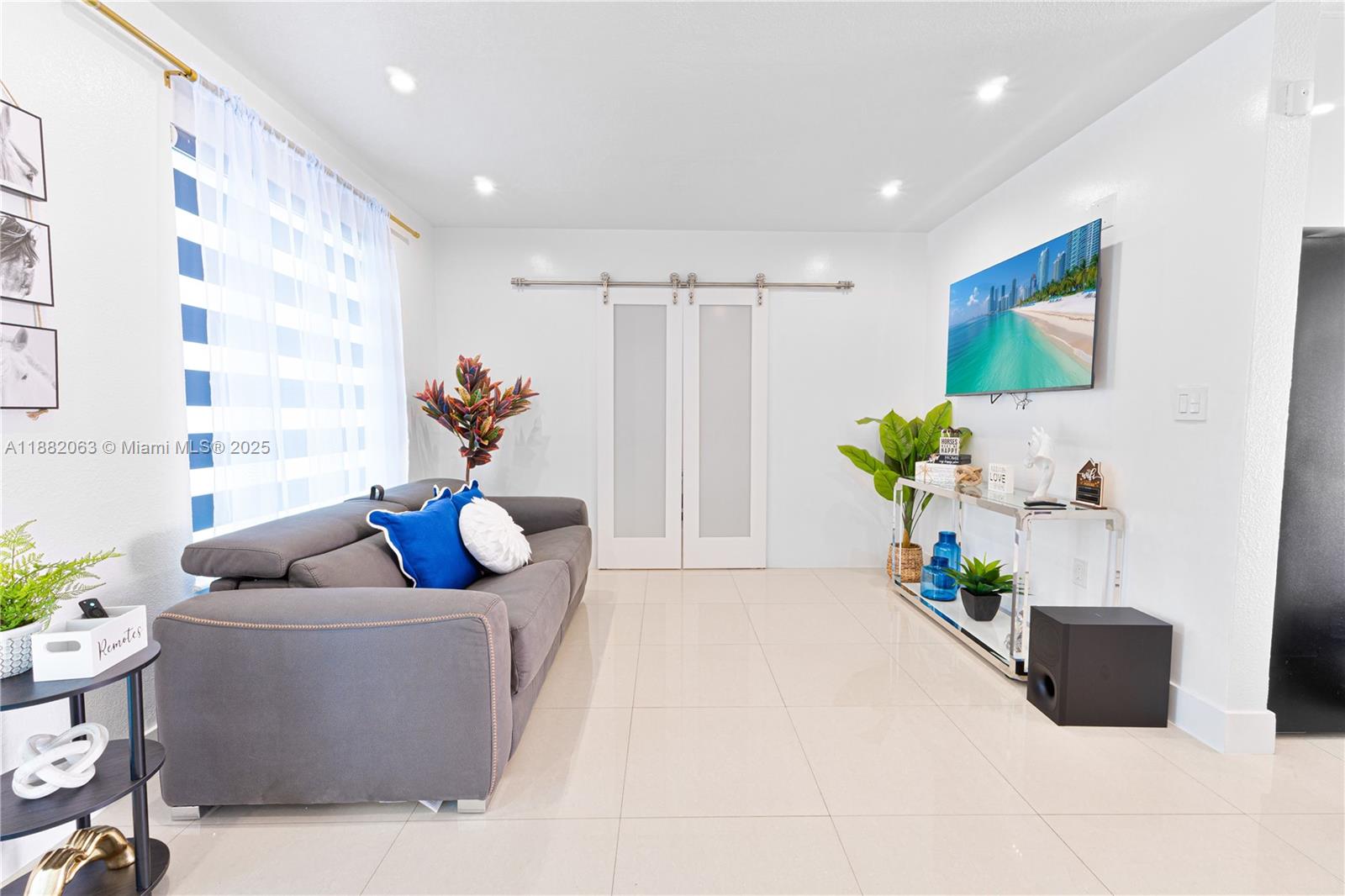 PALM SPRINGS NORTH SEC C - Residential Lease