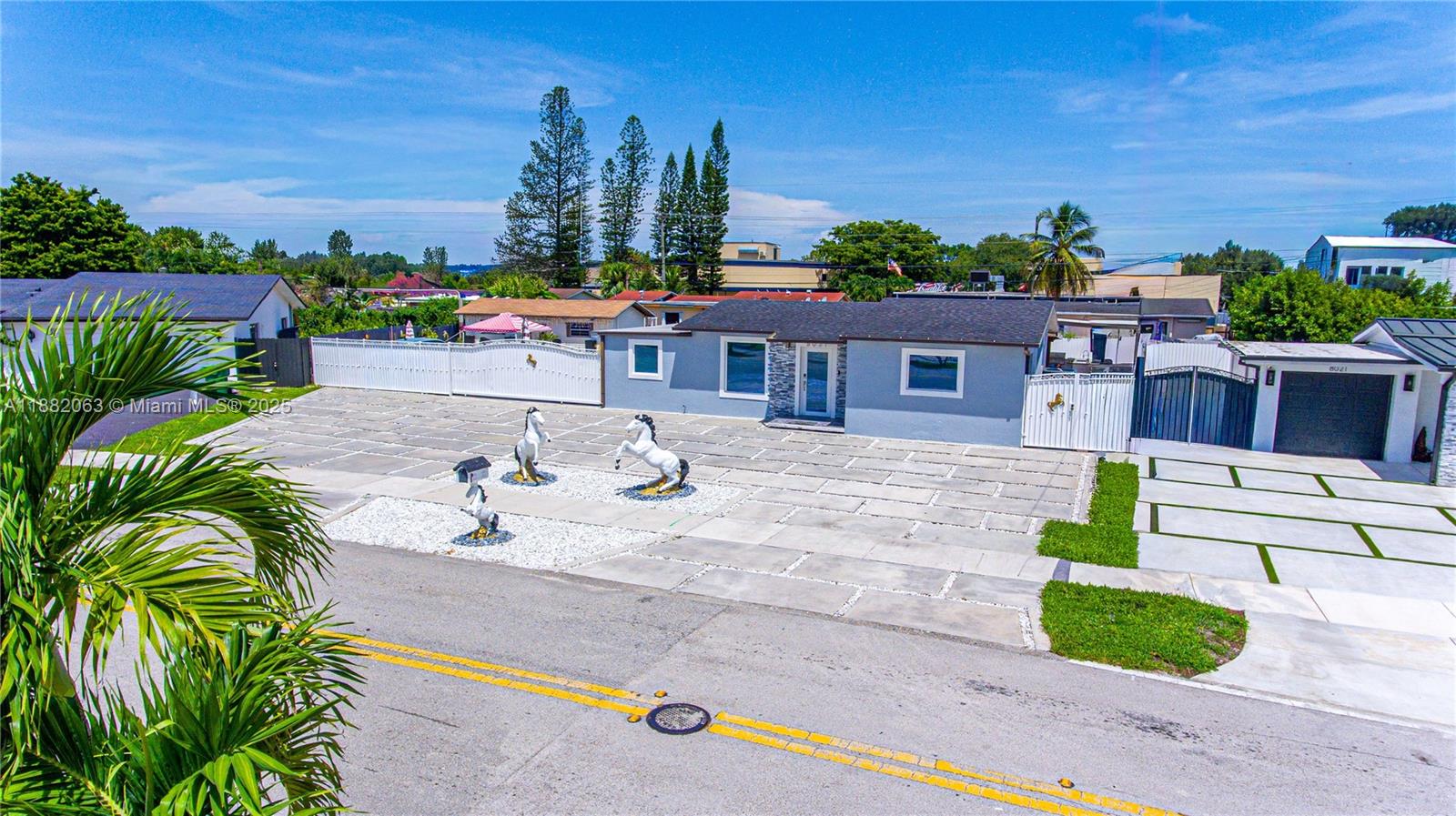 PALM SPRINGS NORTH SEC C - Residential Lease