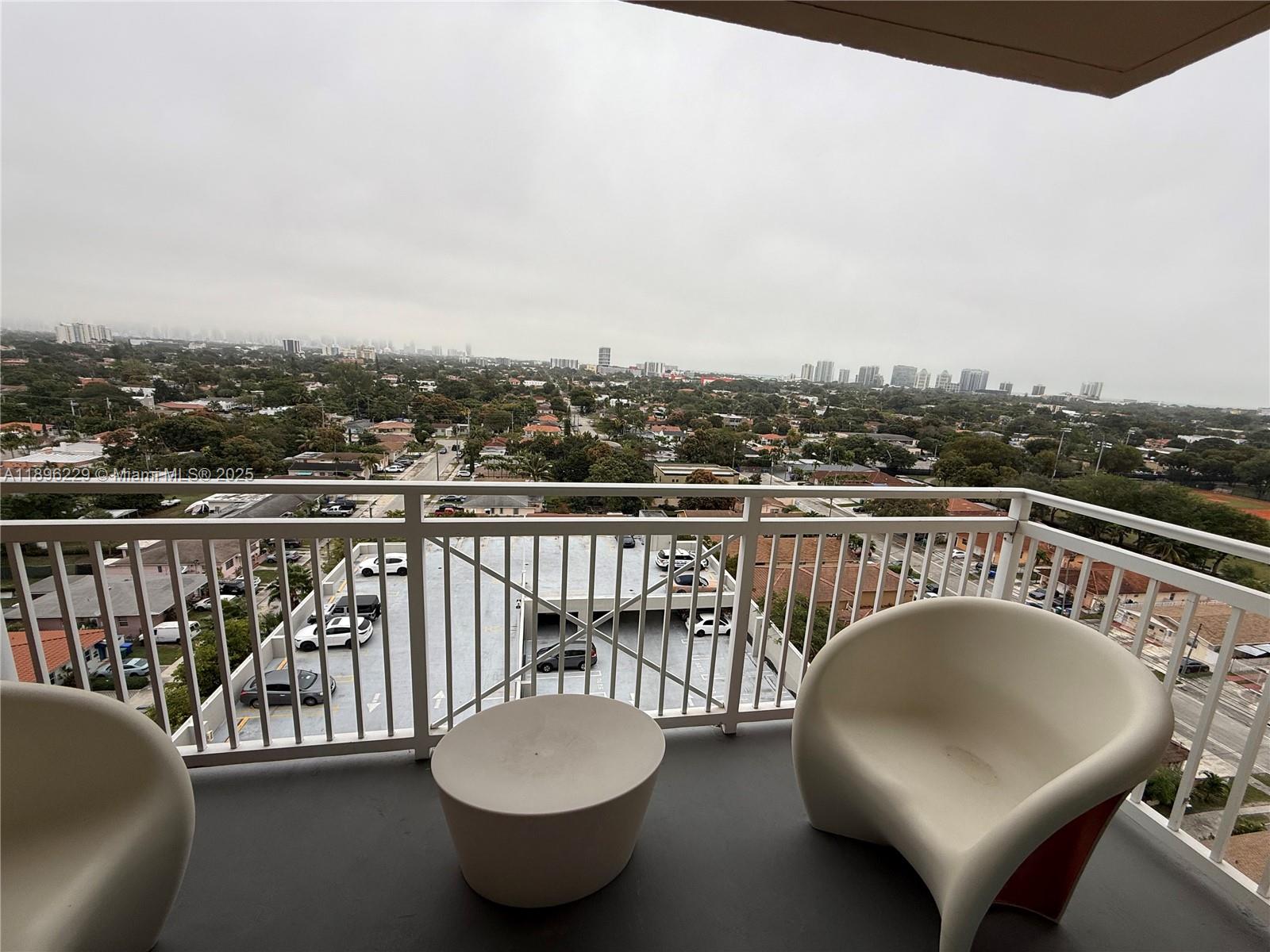 DA VINCI ON DOUGLAS CONDO - Residential