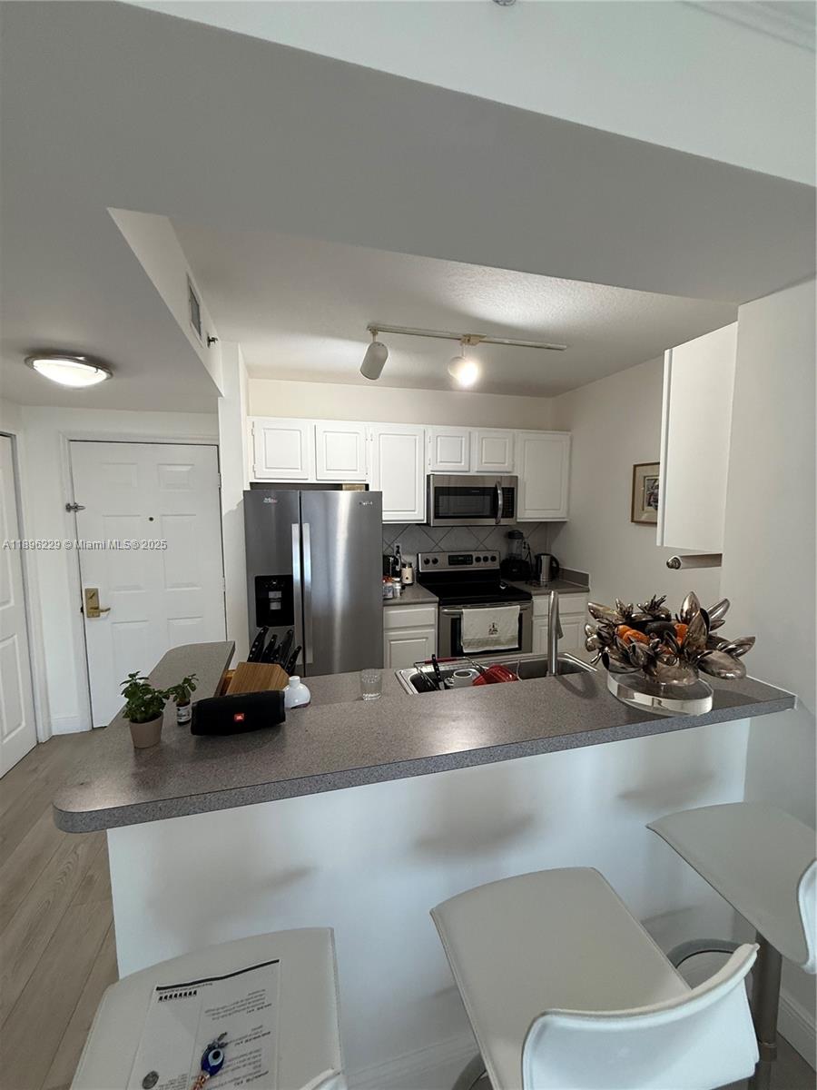 DA VINCI ON DOUGLAS CONDO - Residential