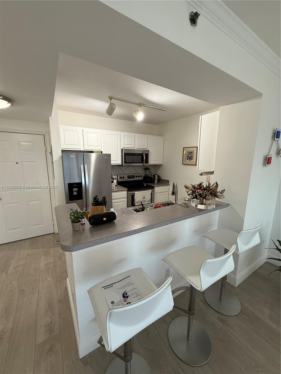 DA VINCI ON DOUGLAS CONDO - Residential