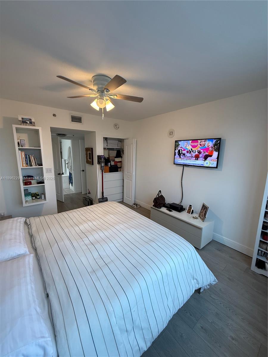 DA VINCI ON DOUGLAS CONDO - Residential