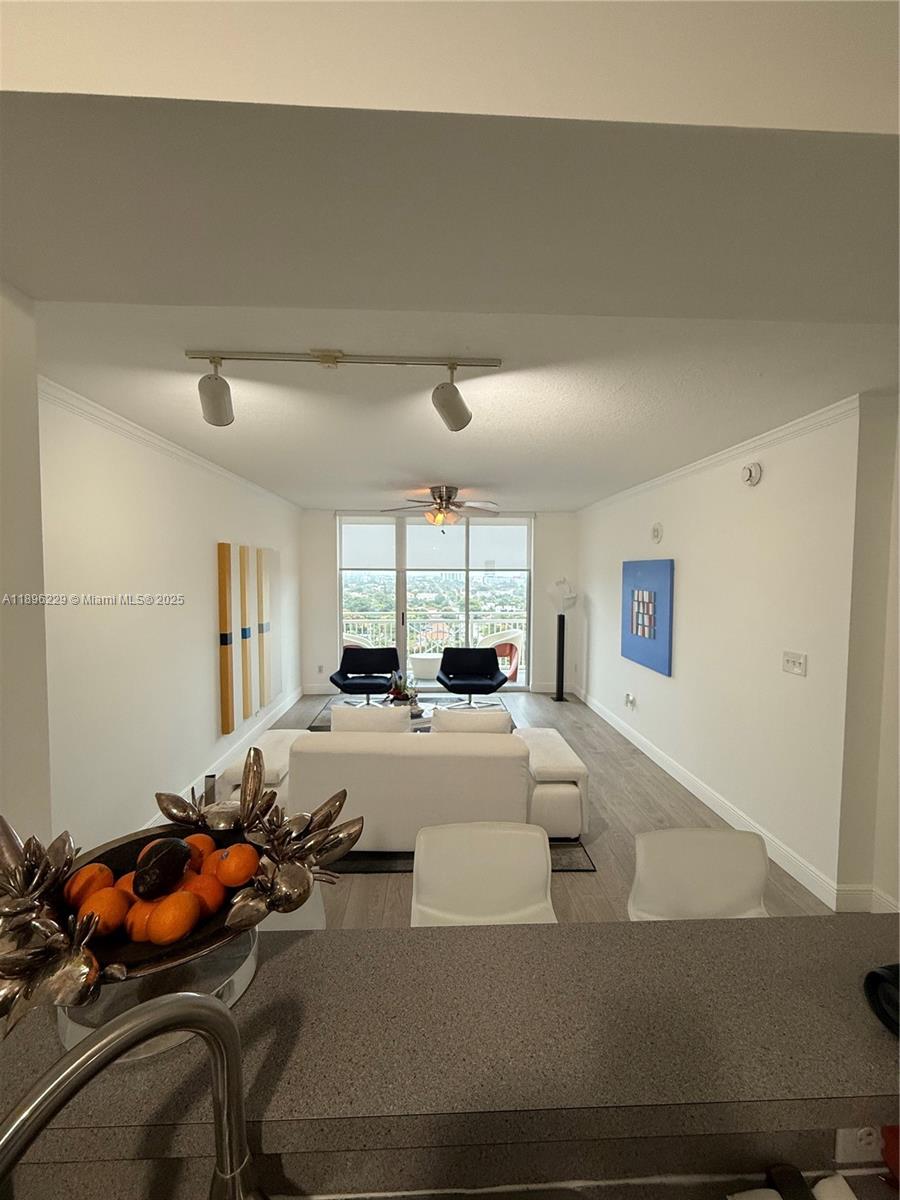DA VINCI ON DOUGLAS CONDO - Residential