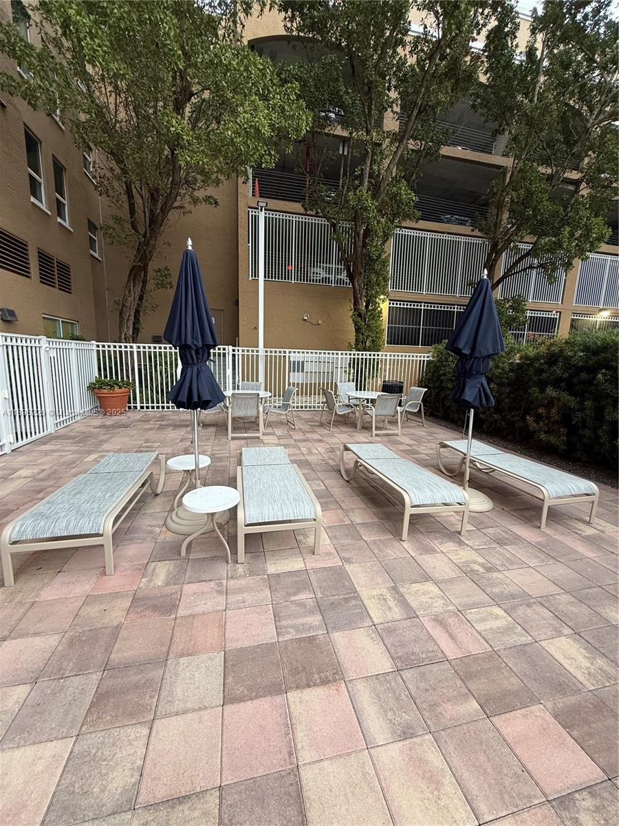 DA VINCI ON DOUGLAS CONDO - Residential