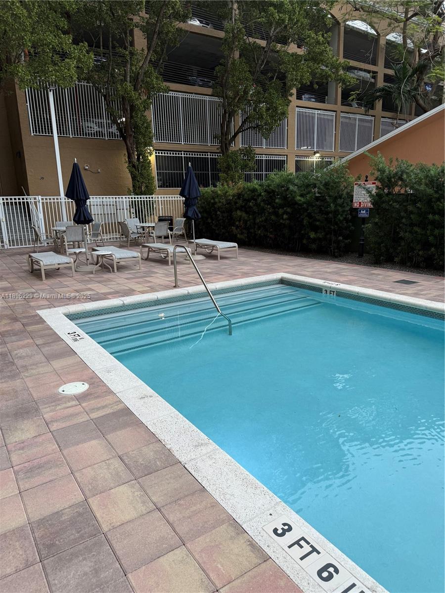DA VINCI ON DOUGLAS CONDO - Residential