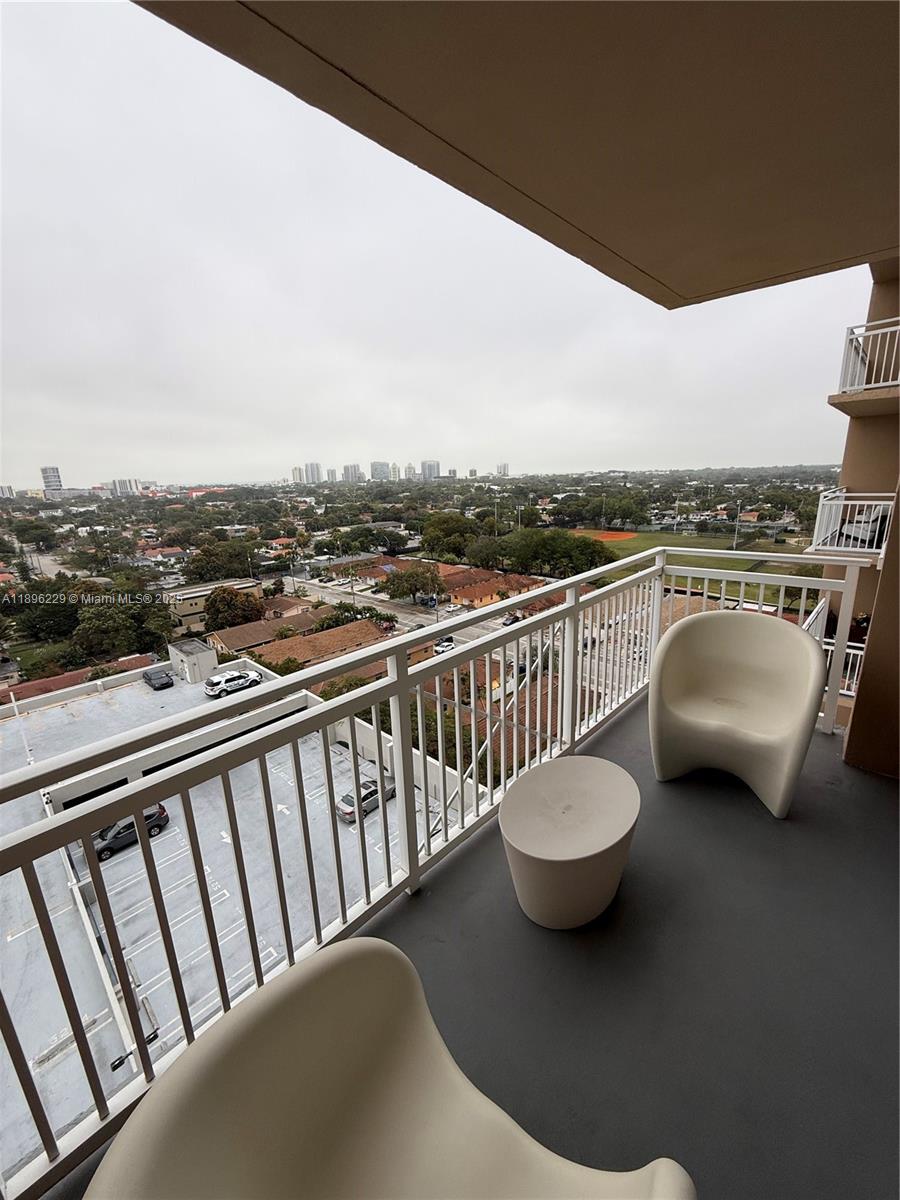 DA VINCI ON DOUGLAS CONDO - Residential