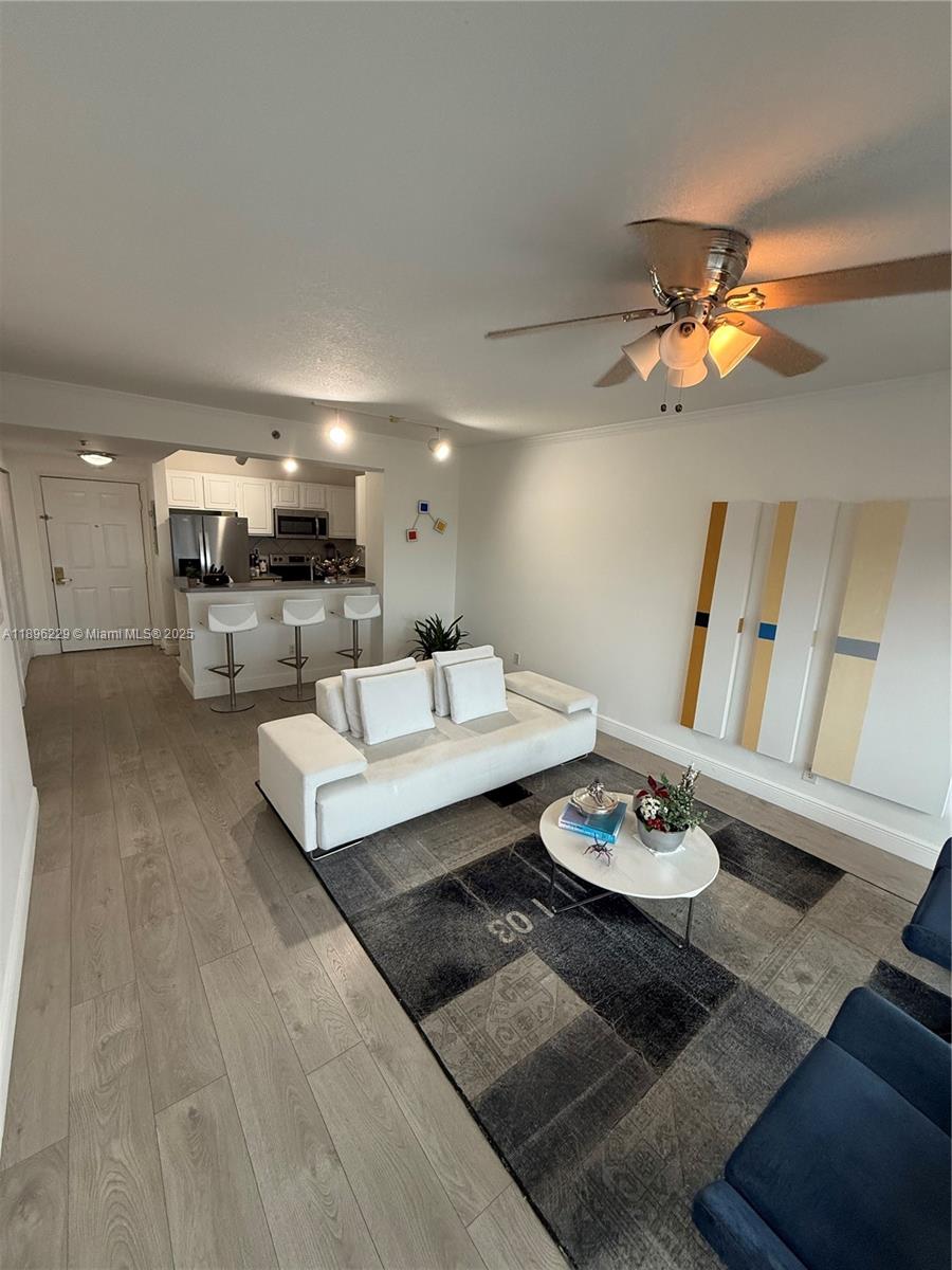 DA VINCI ON DOUGLAS CONDO - Residential