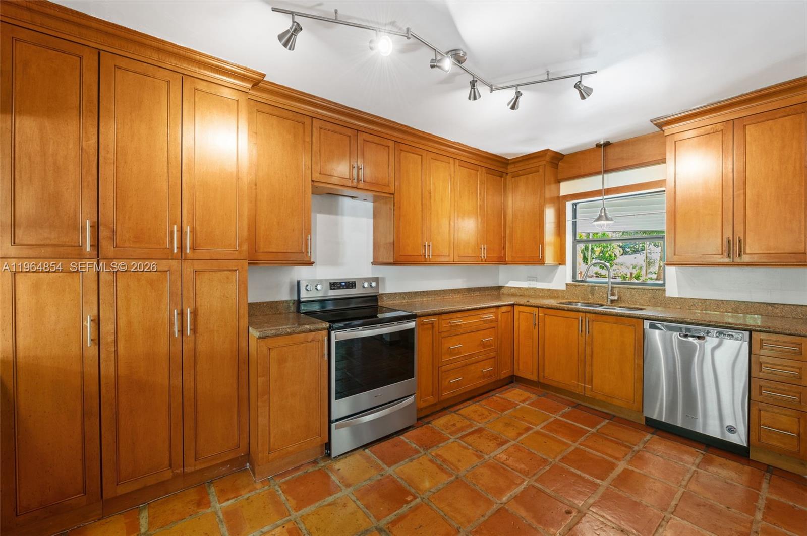 CARLAINE TERR 1ST ADDN - Residential