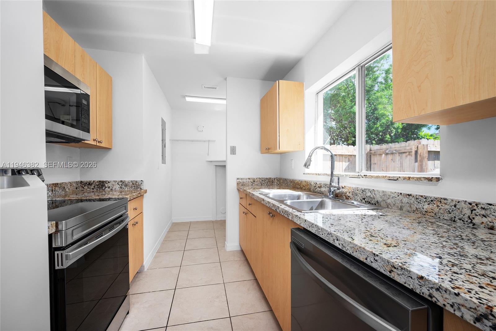 CORAL WAY PK SEC D - Residential Income