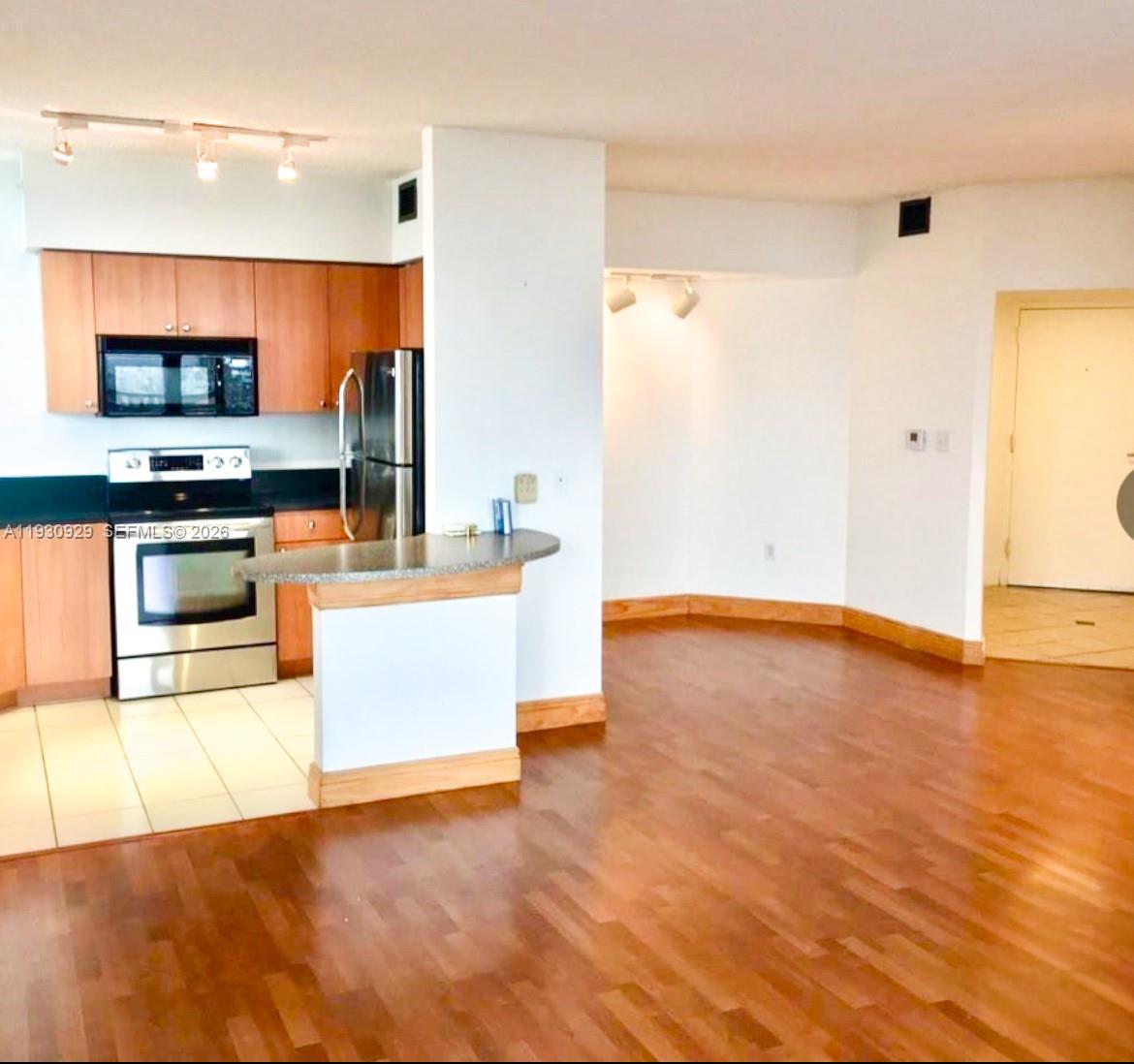 THE WAVERLY AT SOUTH BEAC - Residential